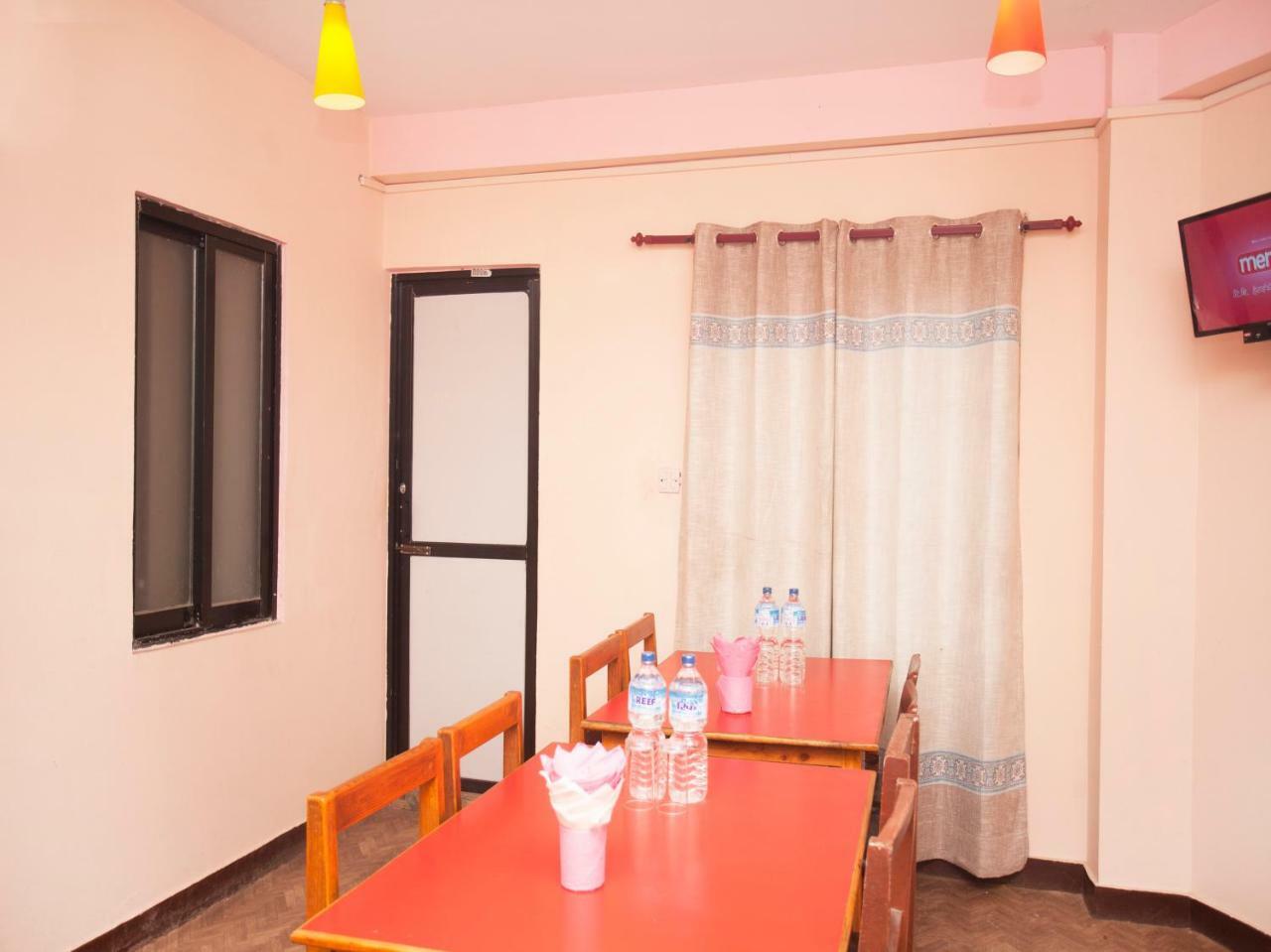 Oyo 341 Hotel Kusum Kohinoore Tokha Exterior foto