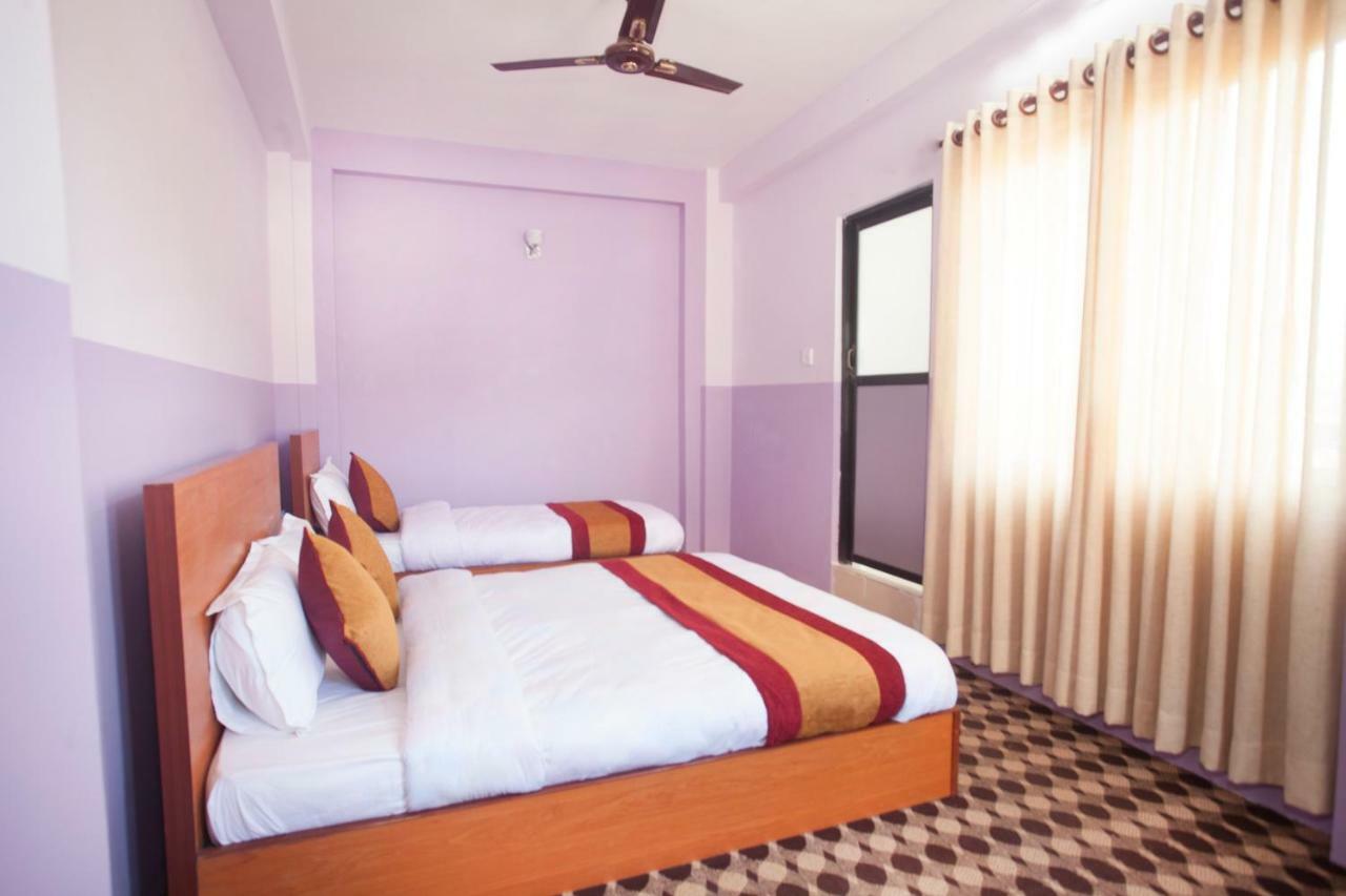 Oyo 341 Hotel Kusum Kohinoore Tokha Exterior foto